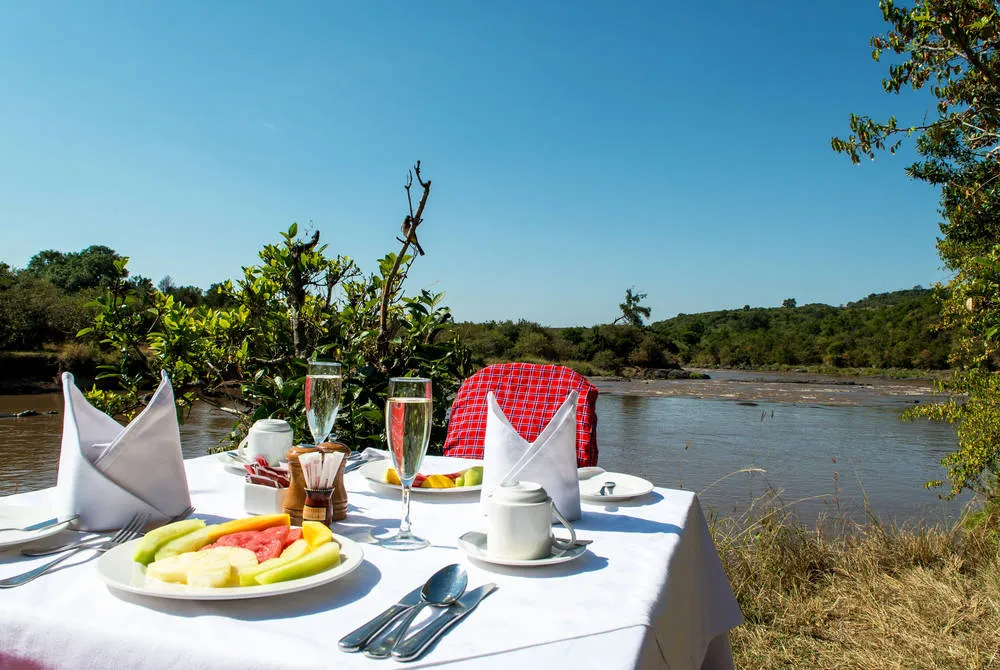 hippo-pool-breakfast-mara-serena-safari-lodge-38182-1.webp